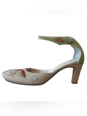 Henry Beguelin Fatte a Mano Applique Leather Pumps IT 39 Boho